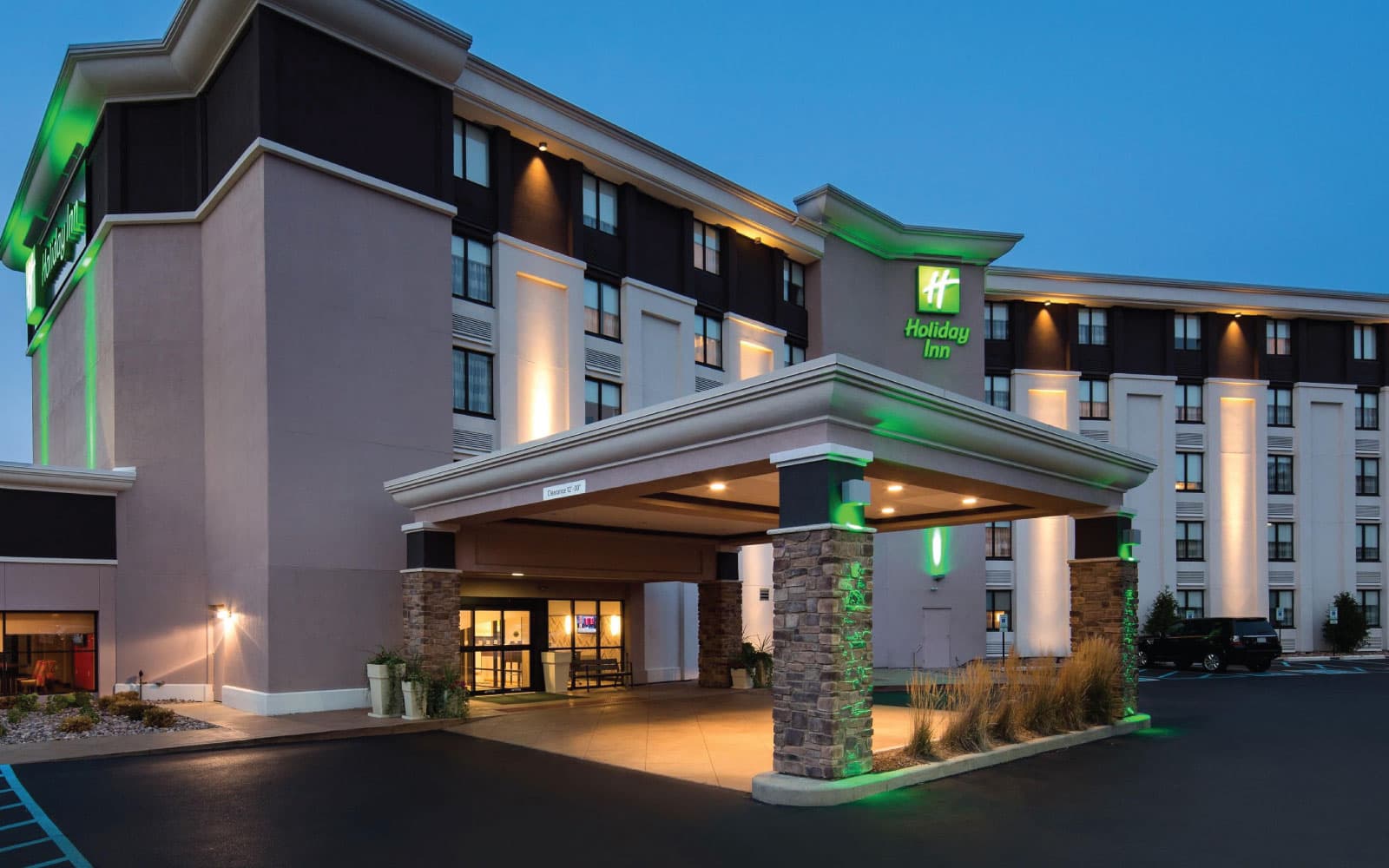 Holiday Inn Riverfront Milwaukee Header